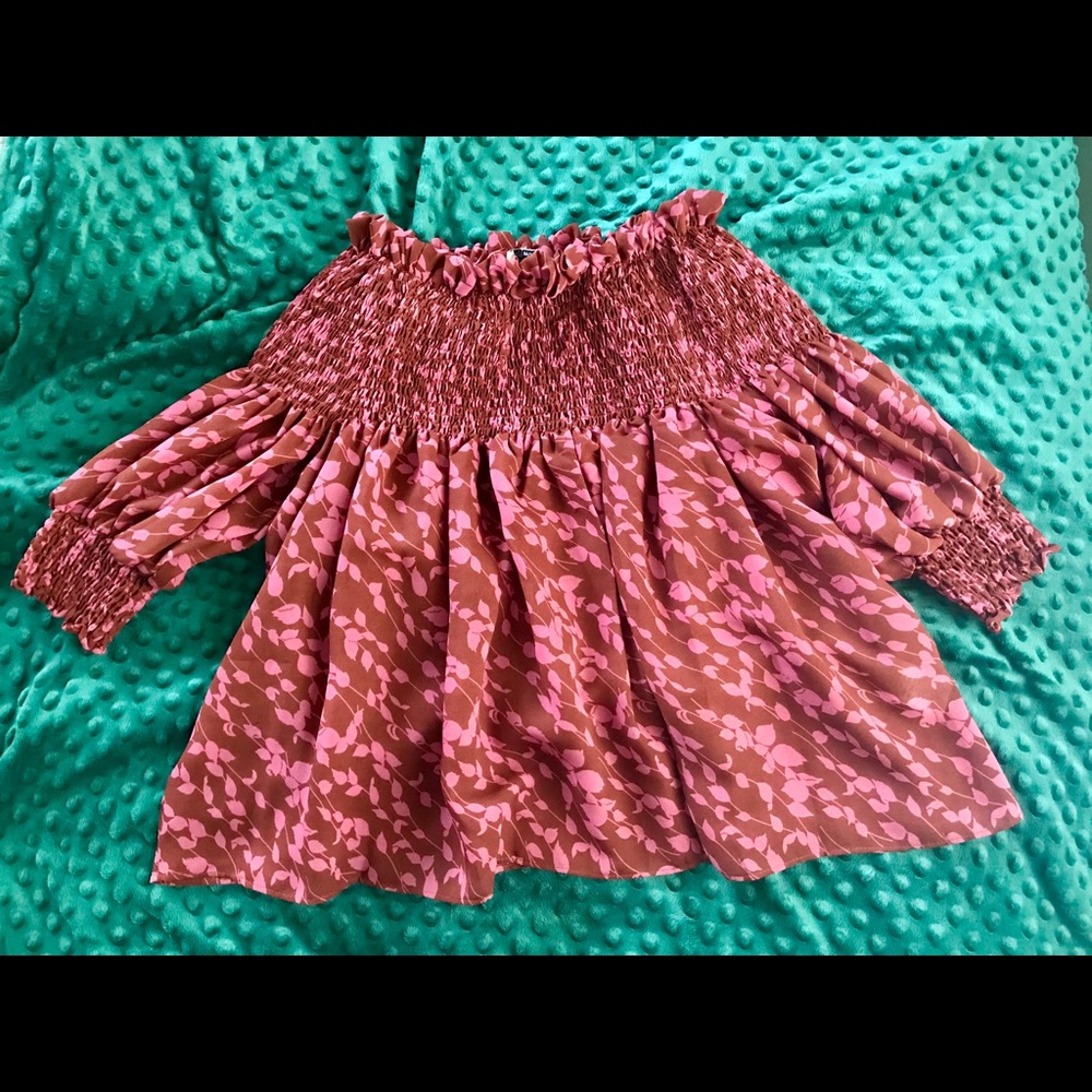 Off the shoulder top m/l